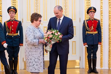 Государственная награда – депутату областного парламента 